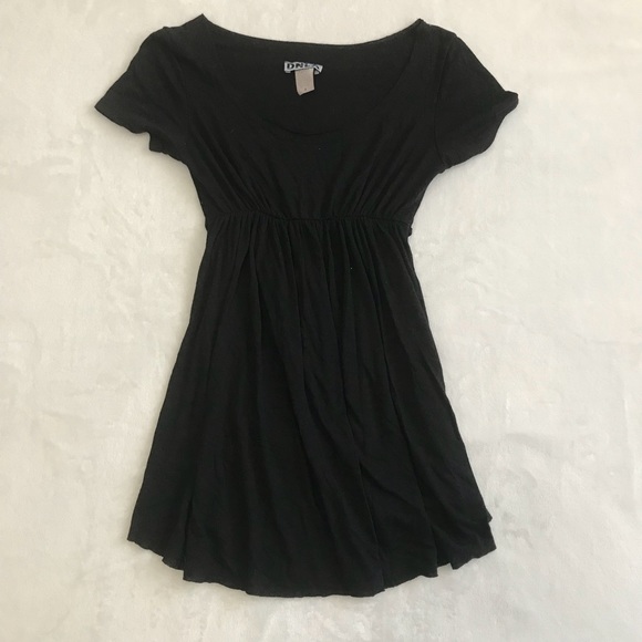 DNLA Tops - DNLA Loose Fit Long Black Babydoll Tee Size Small